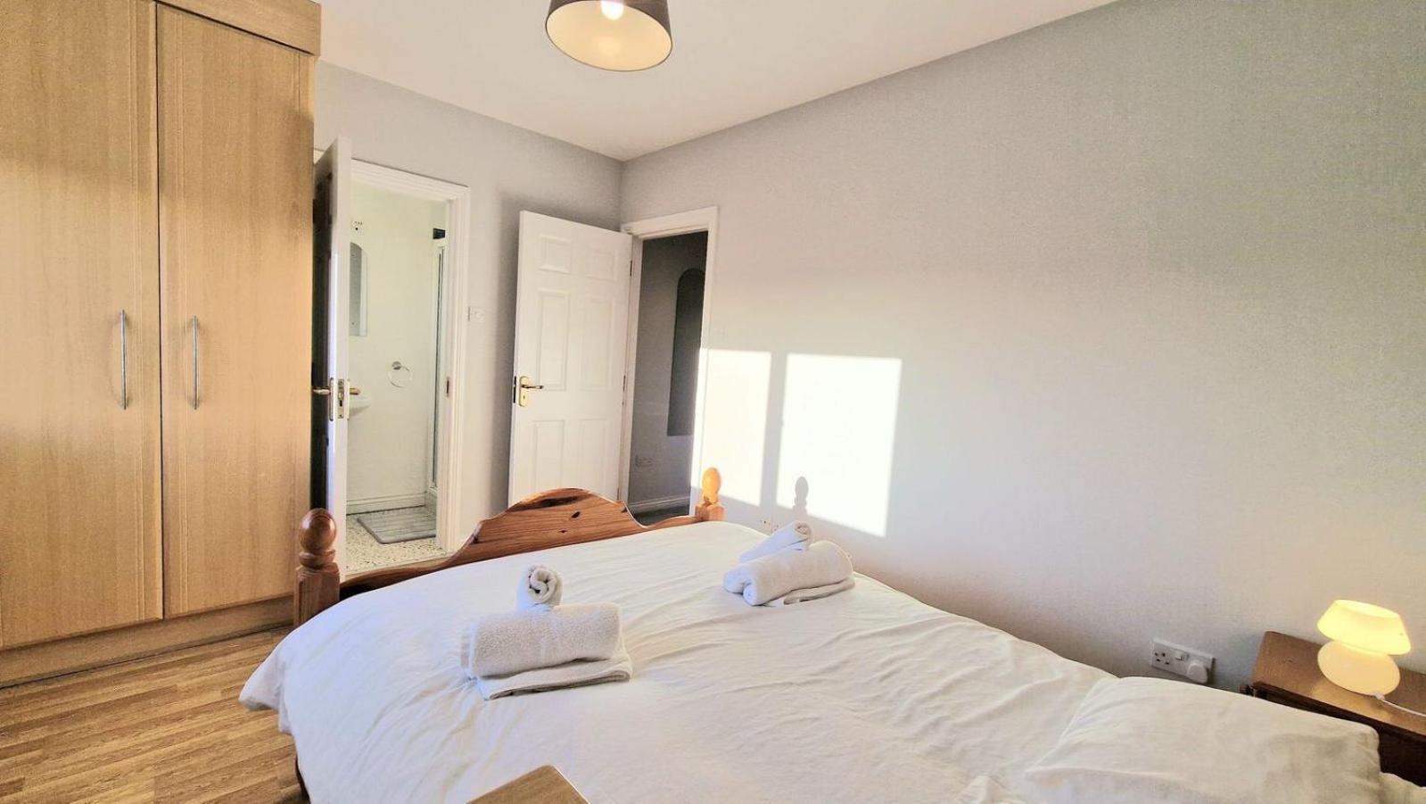 Cosy 3 Bedroom All Ensuites غالواي المظهر الخارجي الصورة