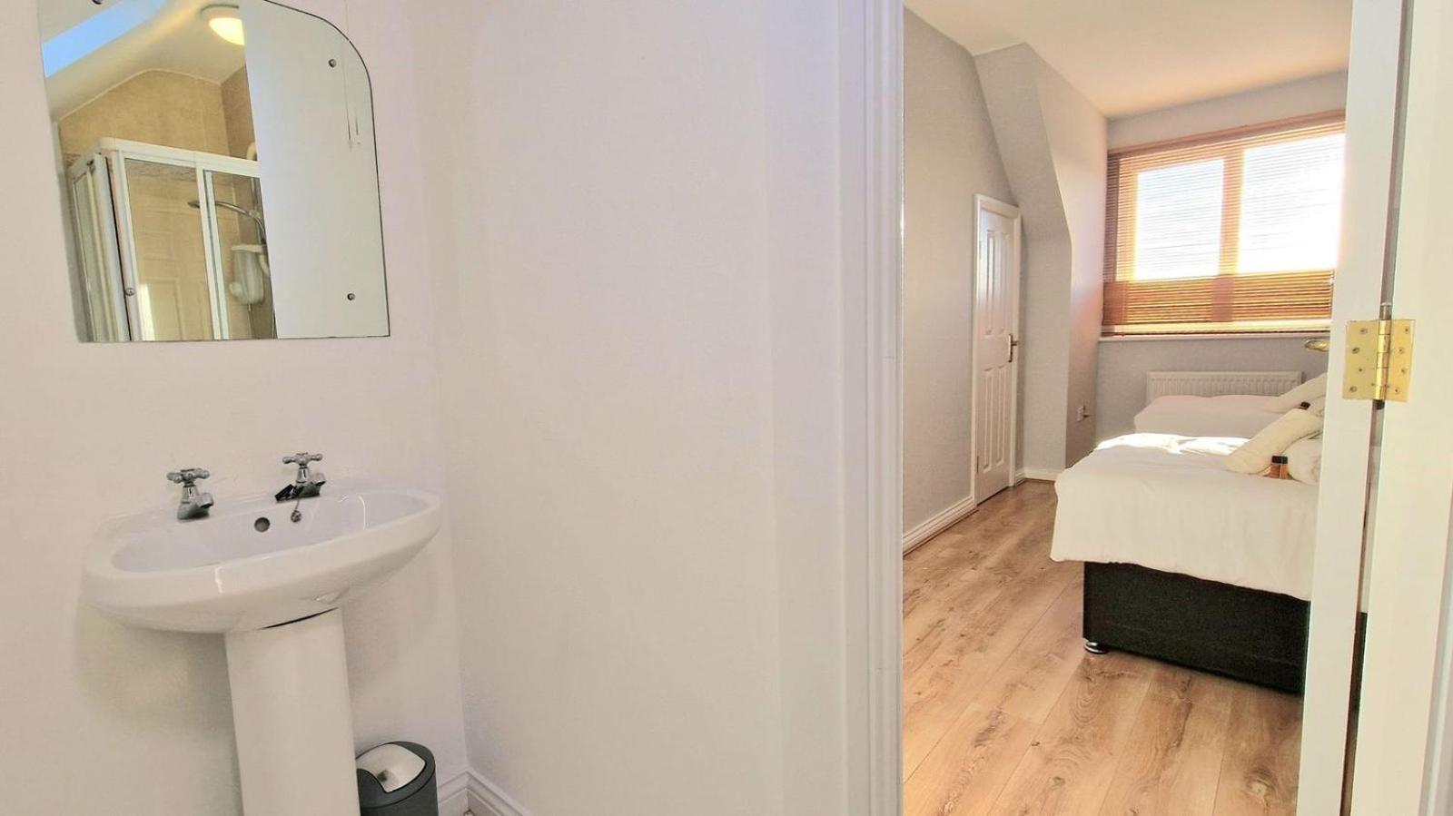 Cosy 3 Bedroom All Ensuites غالواي المظهر الخارجي الصورة